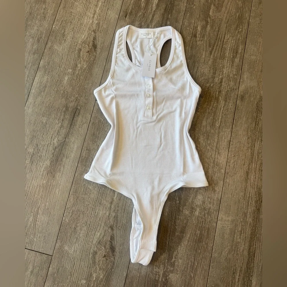 ClYQUE White Ribbed Bodysuit - Picture 3 of 13